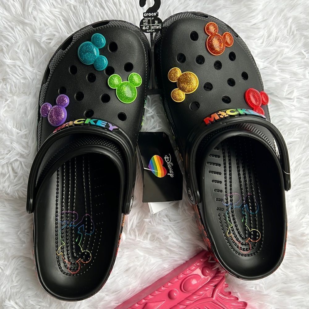 Crocs Classic Disney Clog Rainbow Celebration - Picture 2 of 14